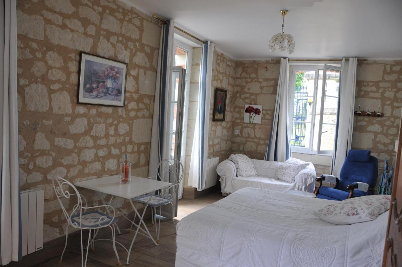Petite Maison Des Roses - 2 Personnes * Brain-sur-Allonnes